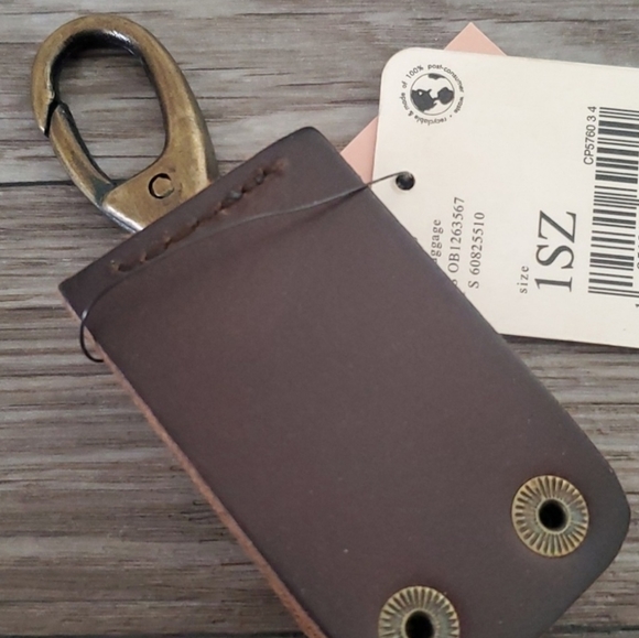 NWT FREE PEOPLE SNAPPED KEY RING BROWN - Picture 2 of 3